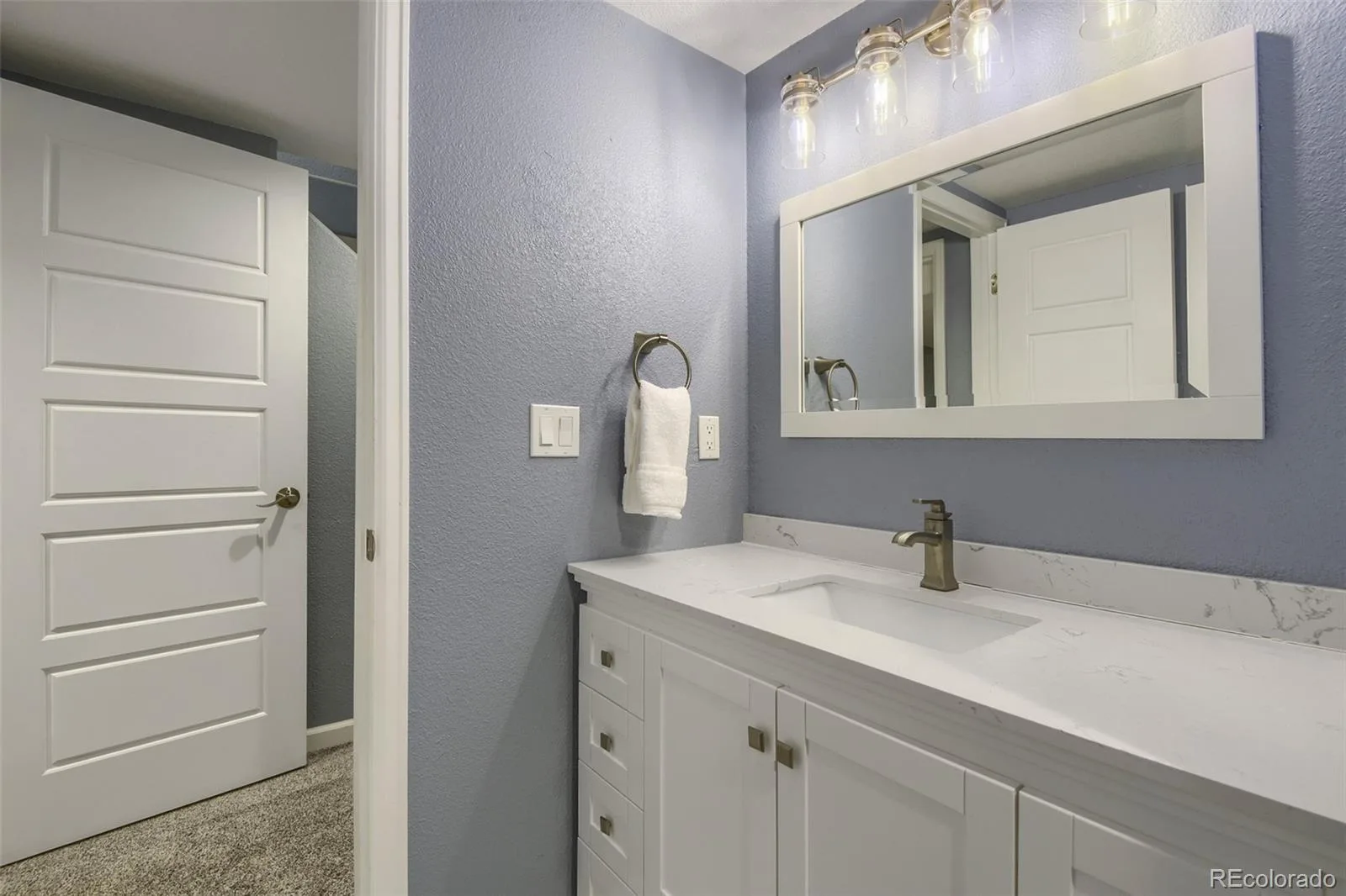 6484 S Newport Court Centennial CO 80111 | MLS #REC8348743 08212026005141 1600 32