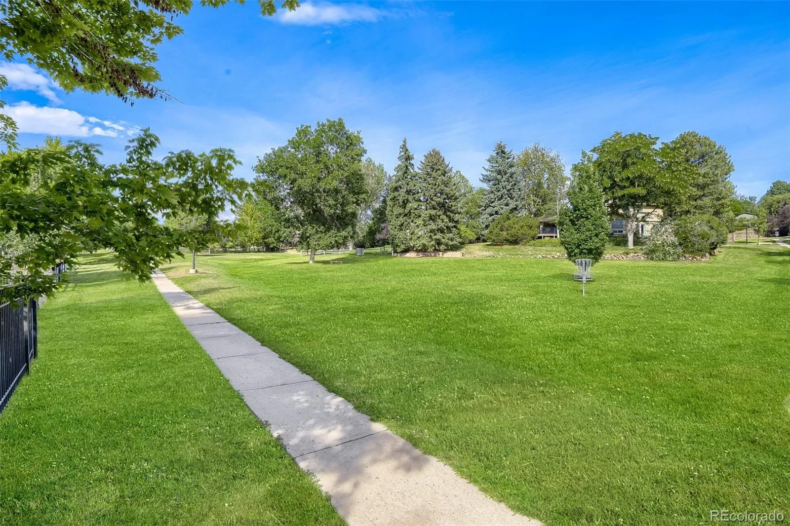 6484 S Newport Court Centennial CO 80111 | MLS #REC8348743 08212026005141 1600 36