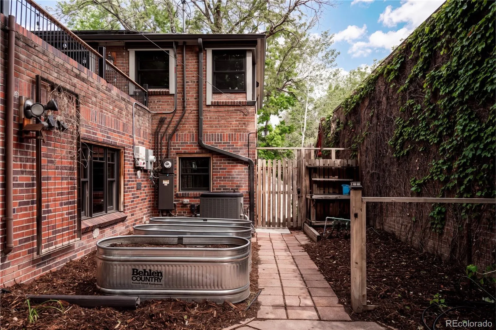 611 N Lafayette Street Denver CO 80218 MLS #REC8348974 05212026022443 1600 39