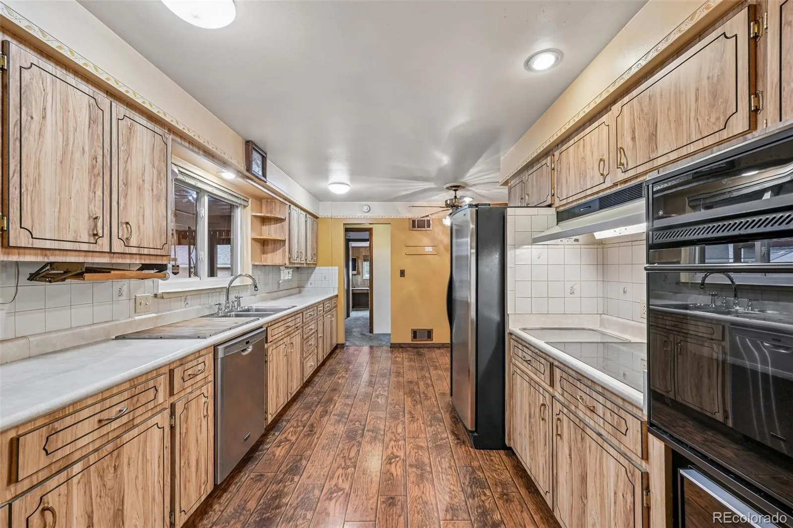 1890 Balsam Street Lakewood CO 80214 MLS #REC8353725 05062026193904 1600 12