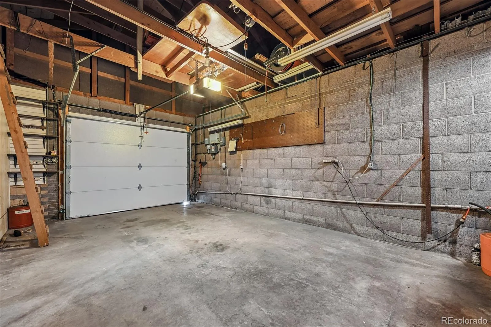 1890 Balsam Street Lakewood CO 80214 MLS #REC8353725 05062026193904 1600 41