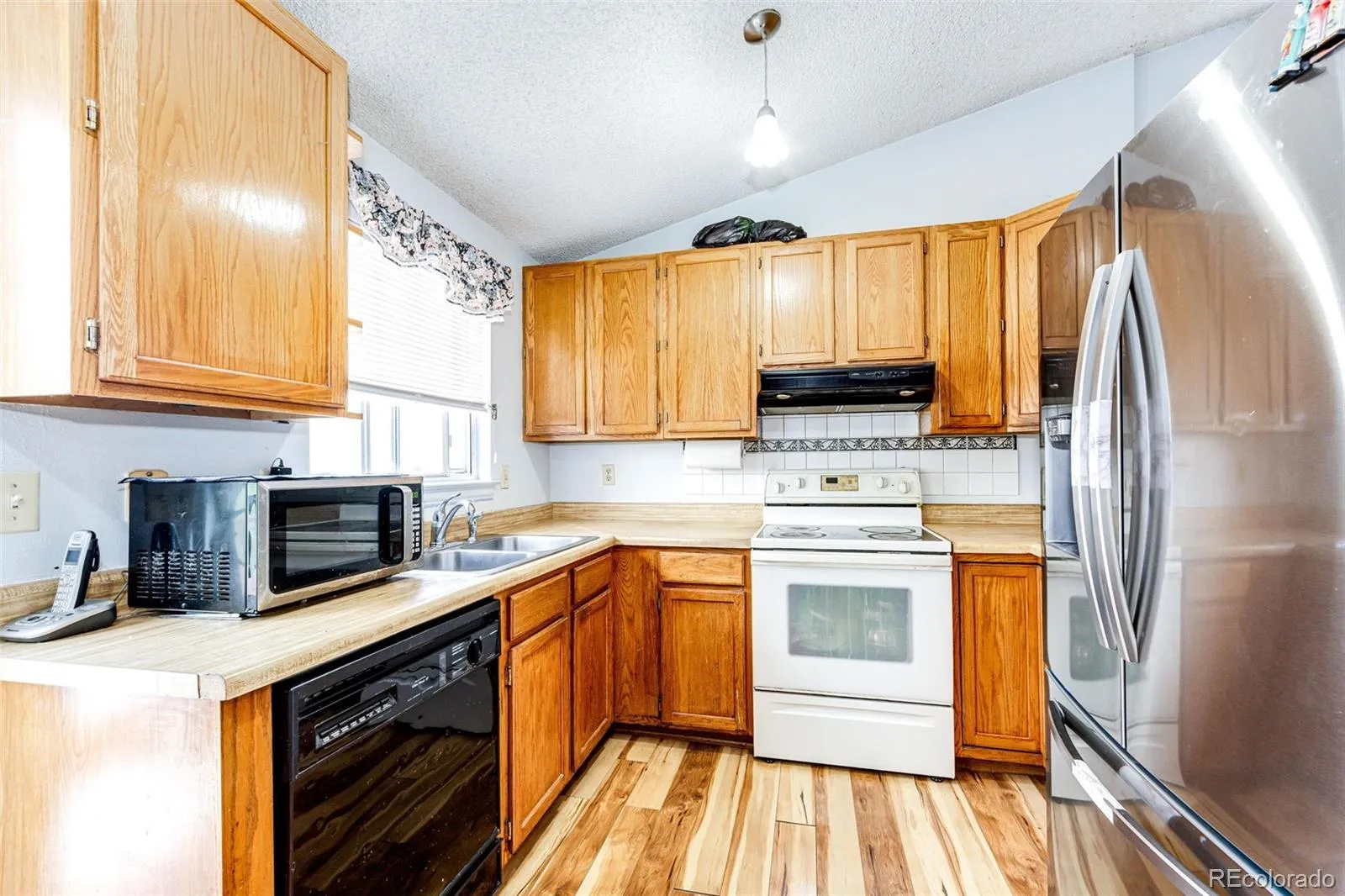 2164 Hackberry Circle Longmont CO 80501 MLS #REC8354309 05092026015843 1600 8