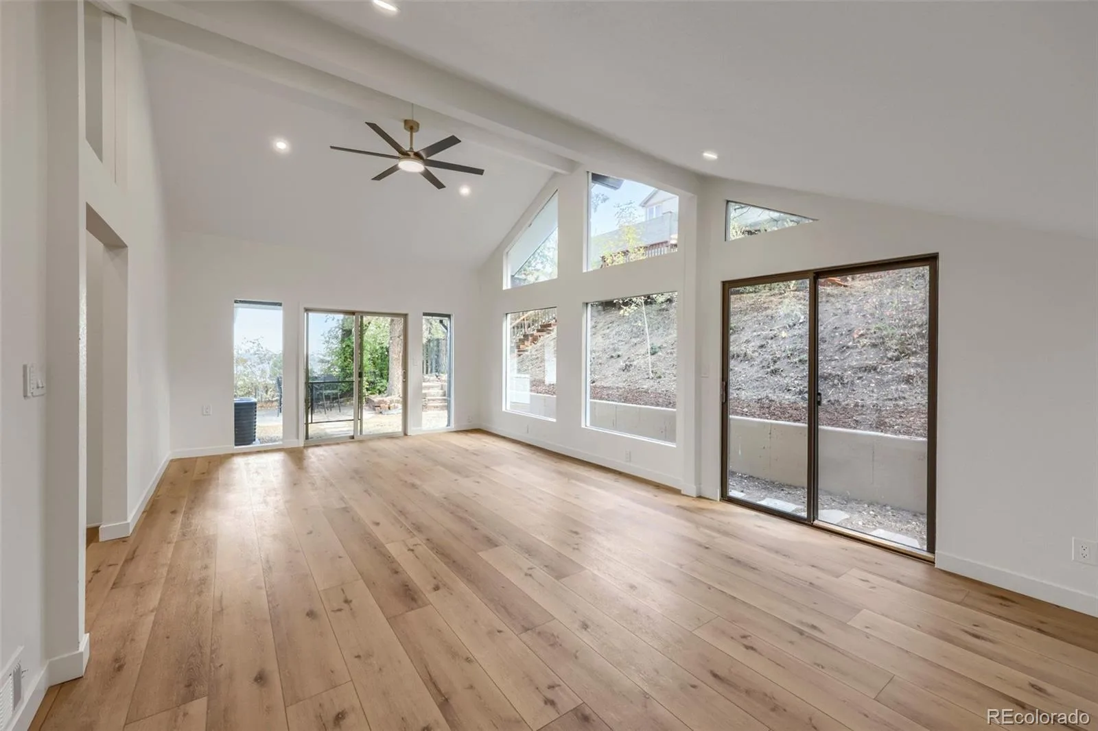 10102026003824 1600 12