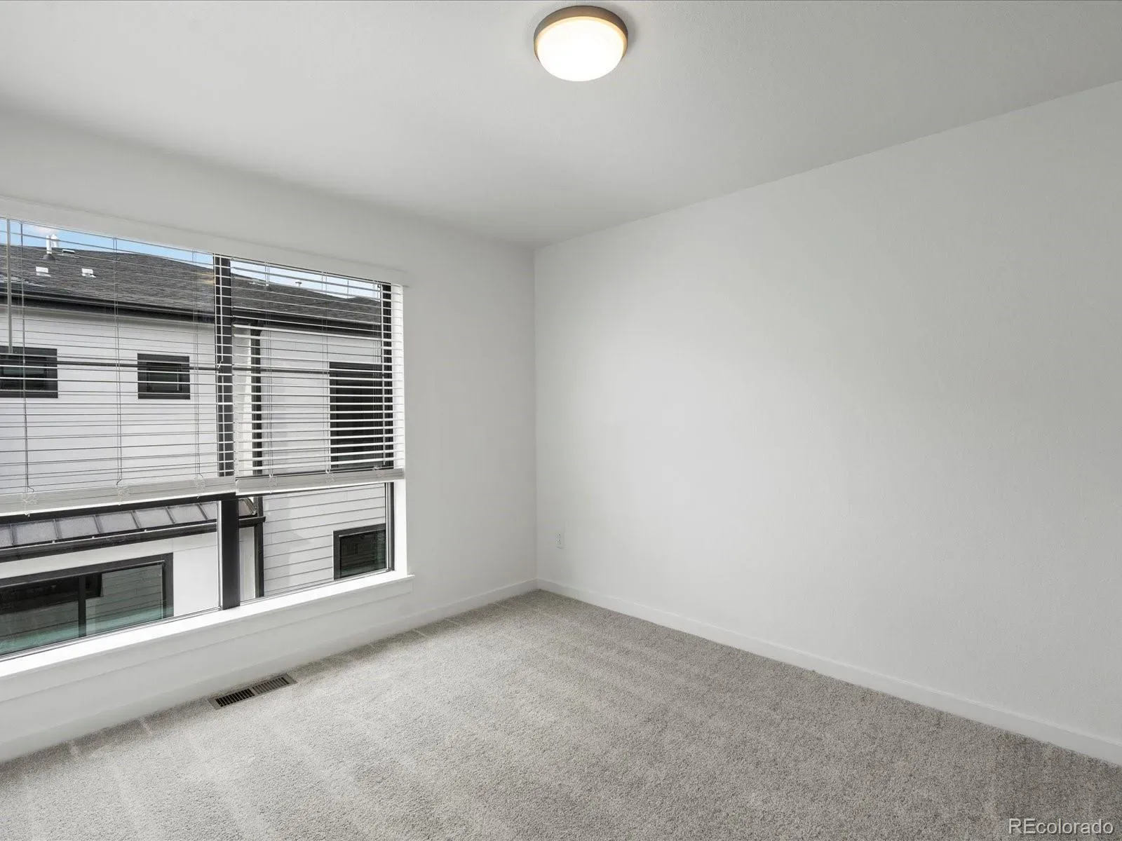 03302026005137 1600 17