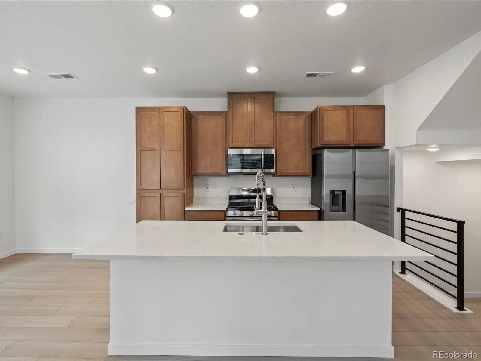 03302026005137 1600 3