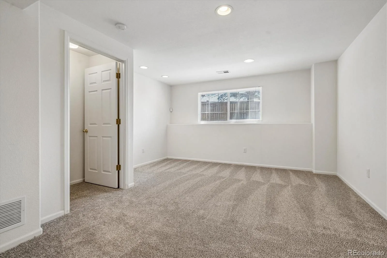 126 Woodland Court Highlands Ranch CO 80126 | MLS #REC8356345 07162026184509 1600 25