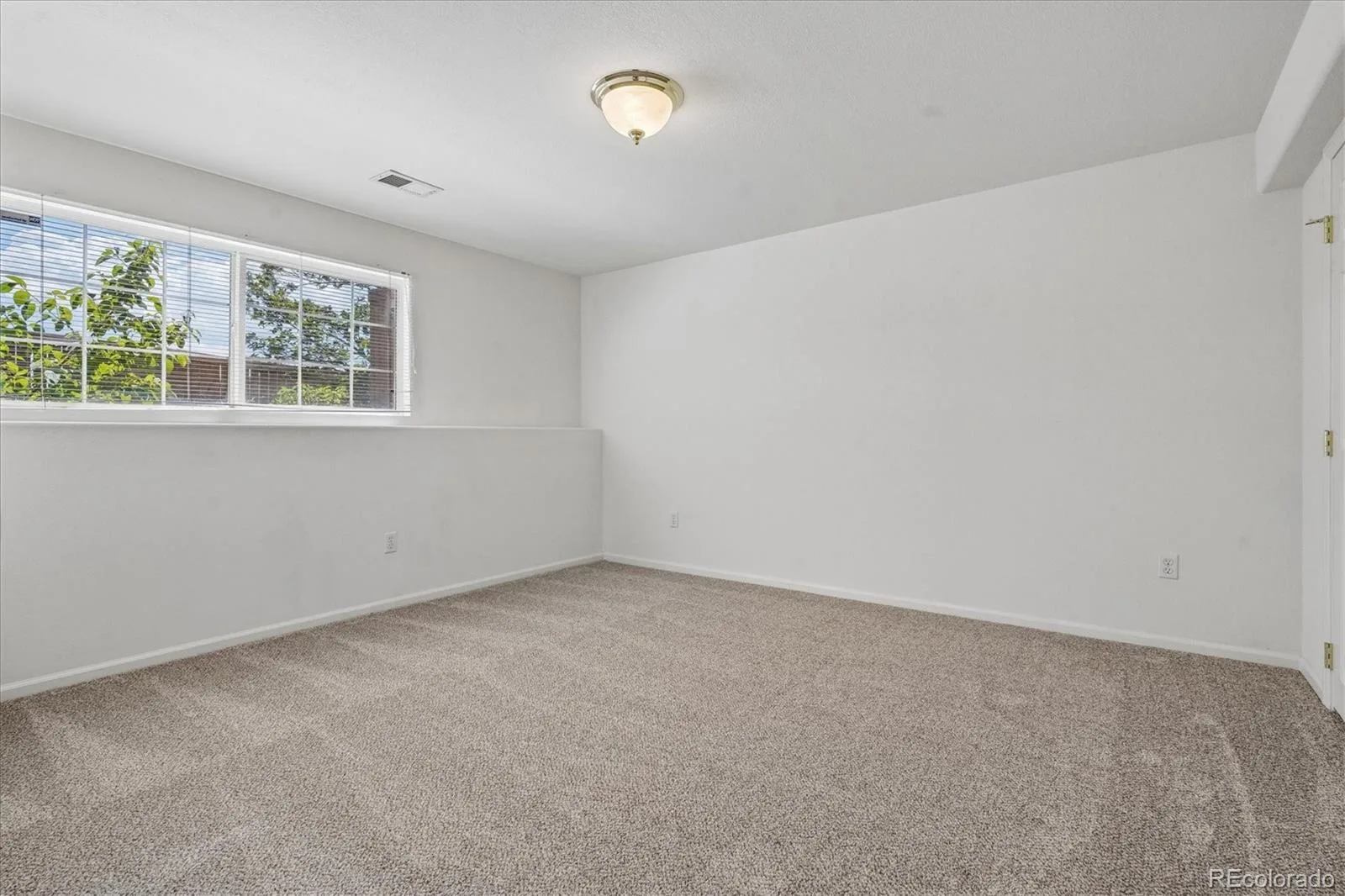 126 Woodland Court Highlands Ranch CO 80126 | MLS #REC8356345 07162026184509 1600 28