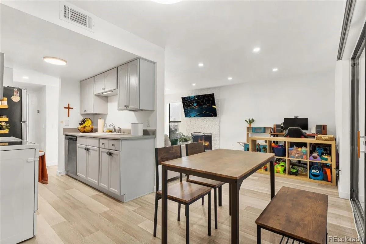 04102026203752 1200 1