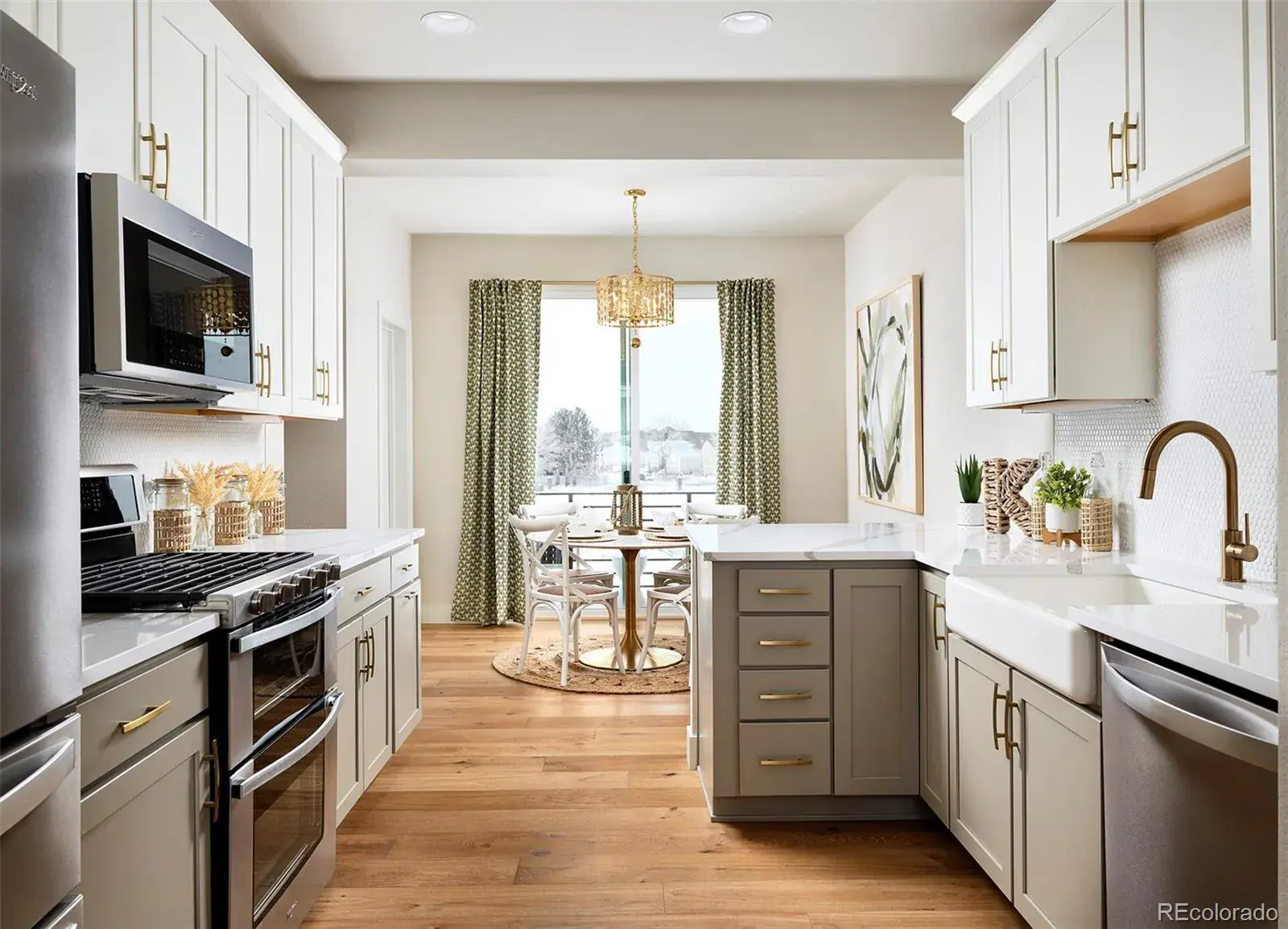 12092025011203 1600 0