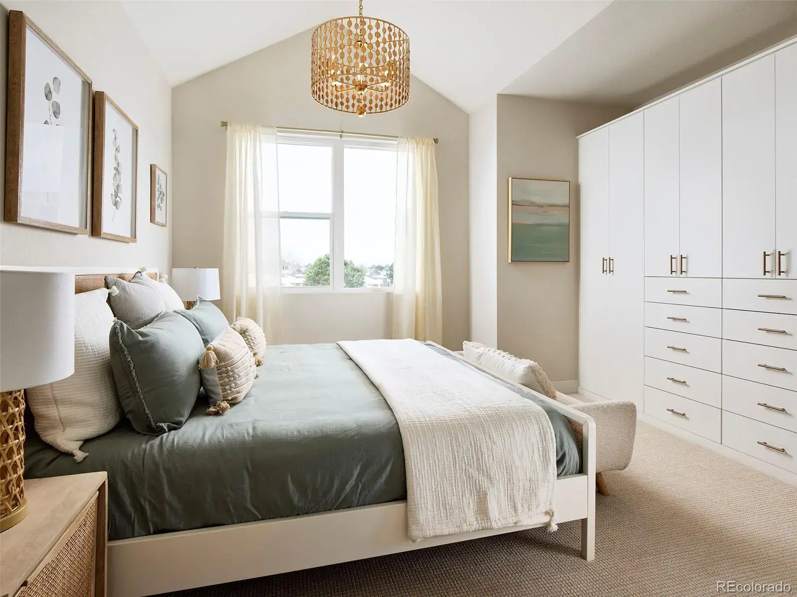 12092025011203 1600 10