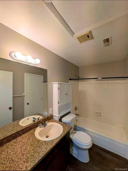 2231 S Buckley Road #202 Aurora CO 80013 MLS #REC8358655 05062026193912 800 8