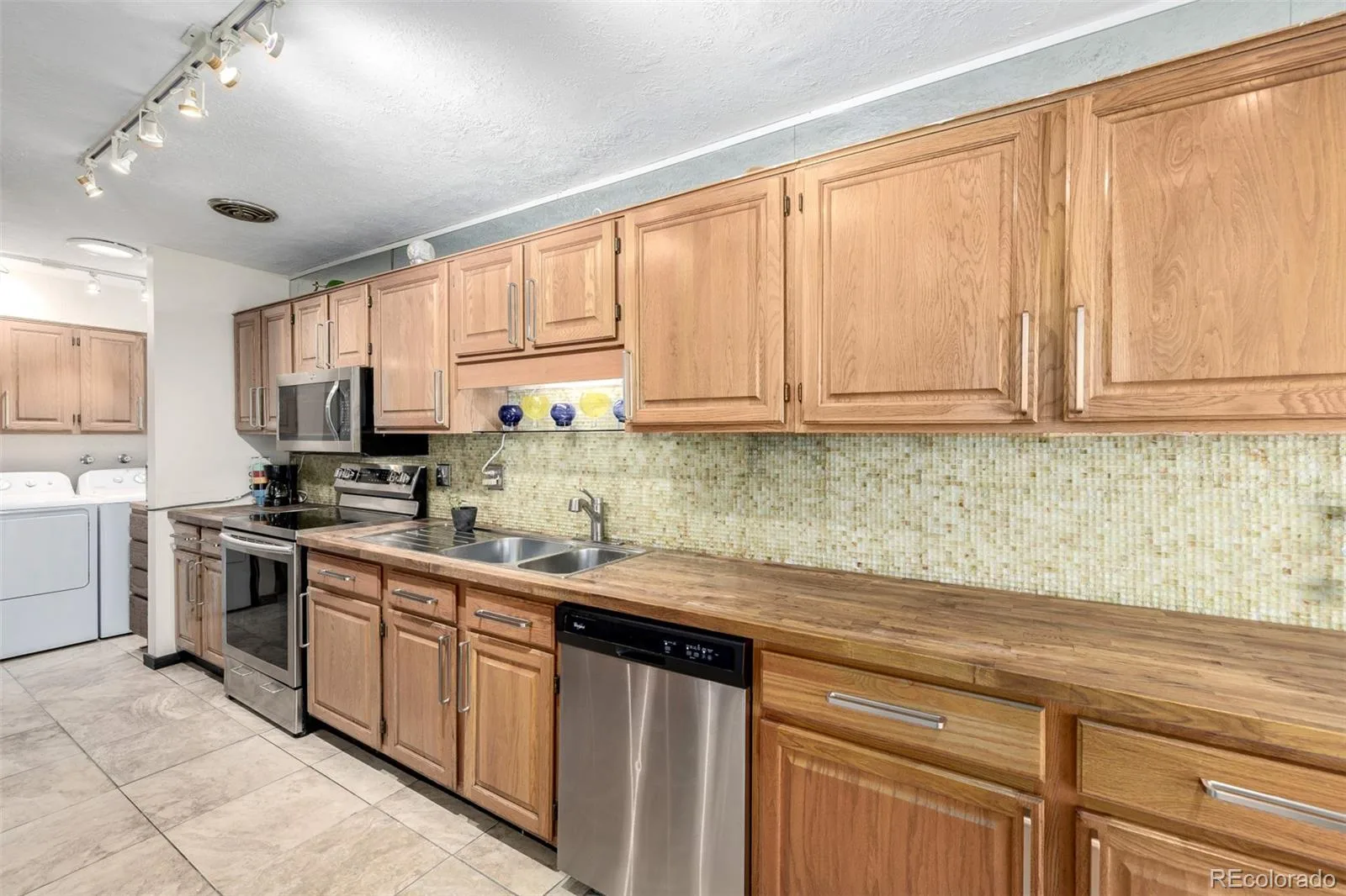 7466 W Cedar Circle Lakewood CO 80226 | MLS #REC8359967 08292026213633 1600 13