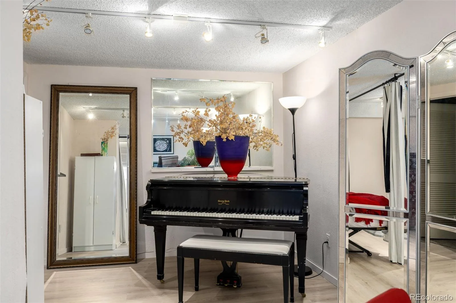 7466 W Cedar Circle Lakewood CO 80226 | MLS #REC8359967 08292026213633 1600 27