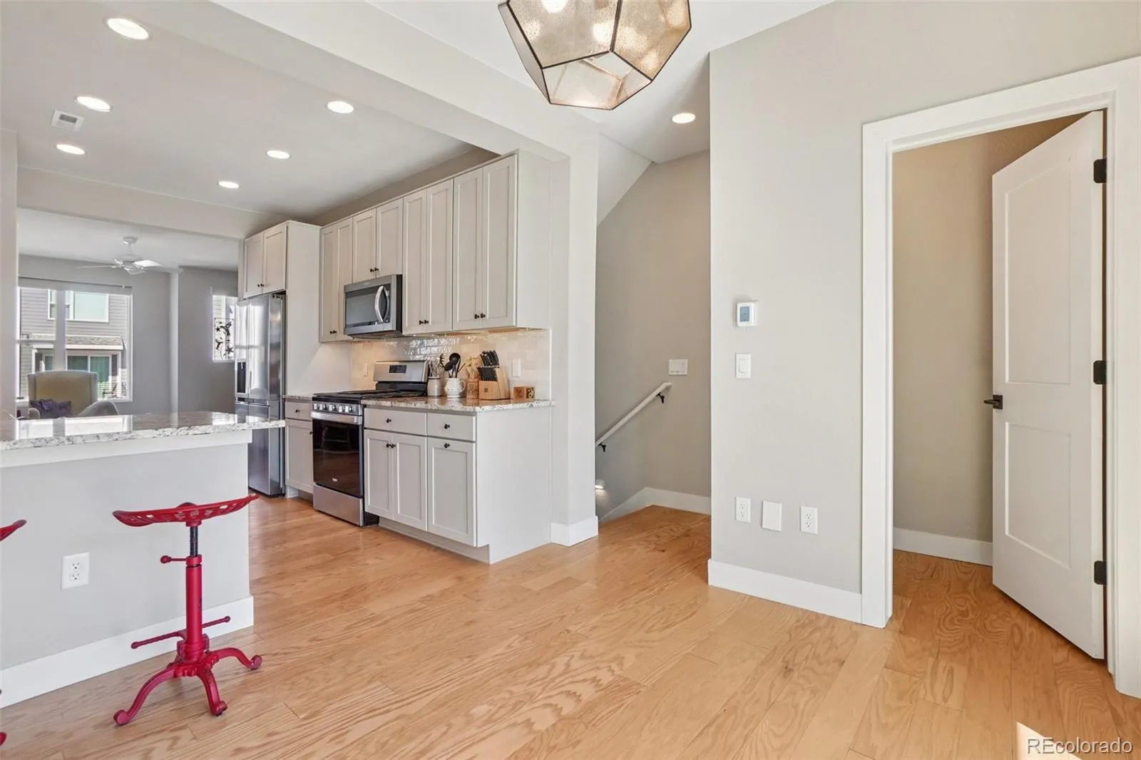 04142026014920 1600 14