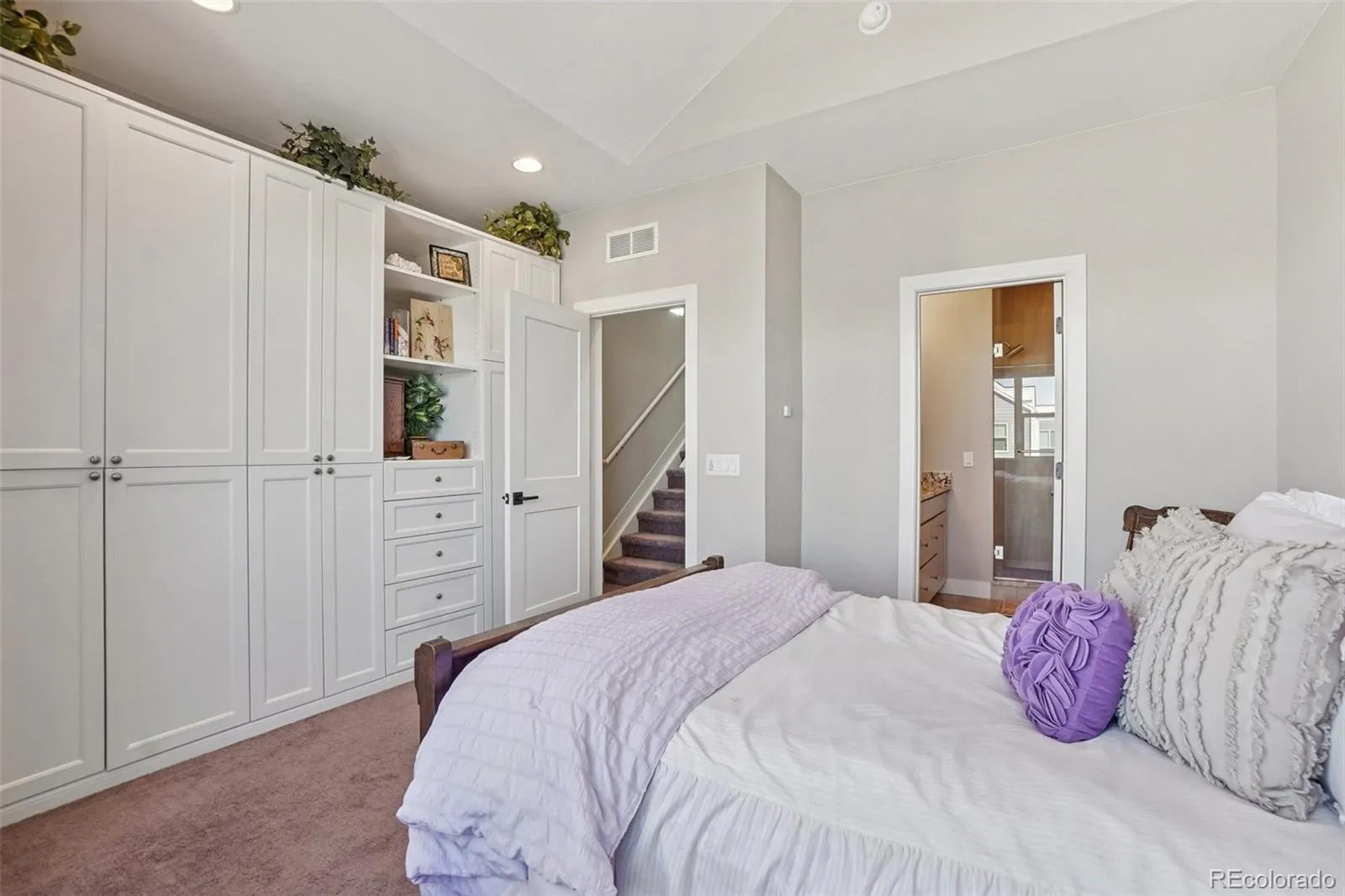 04142026014920 1600 24