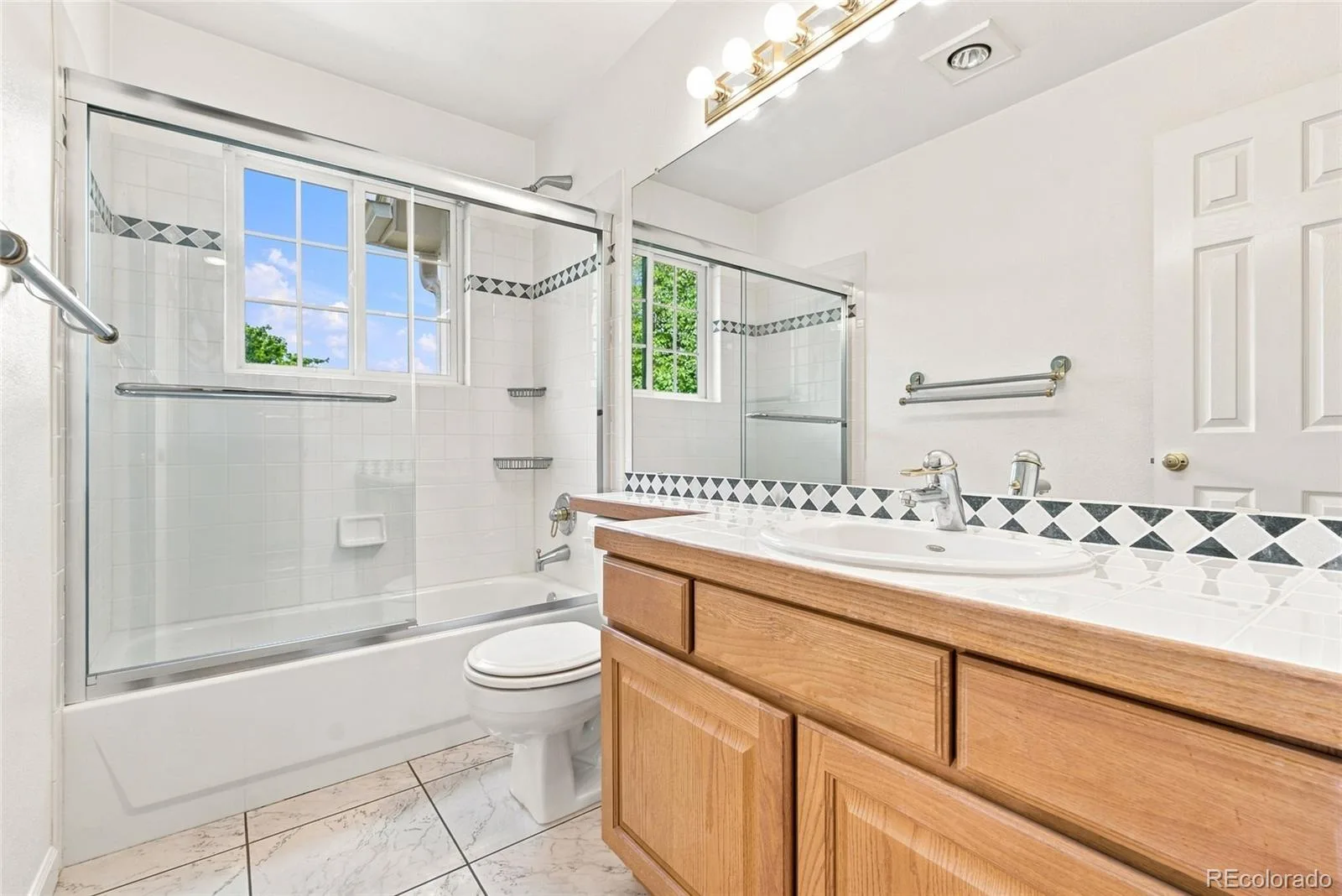 1849 S Ulster Street Denver CO 80231 | MLS #REC8367004 08212026185429 1600 23
