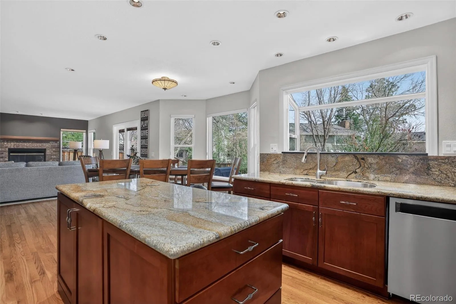 8864 S Indian Creek Street Highlands Ranch CO 80126 MLS #REC8368055 04092026162405 1600 17