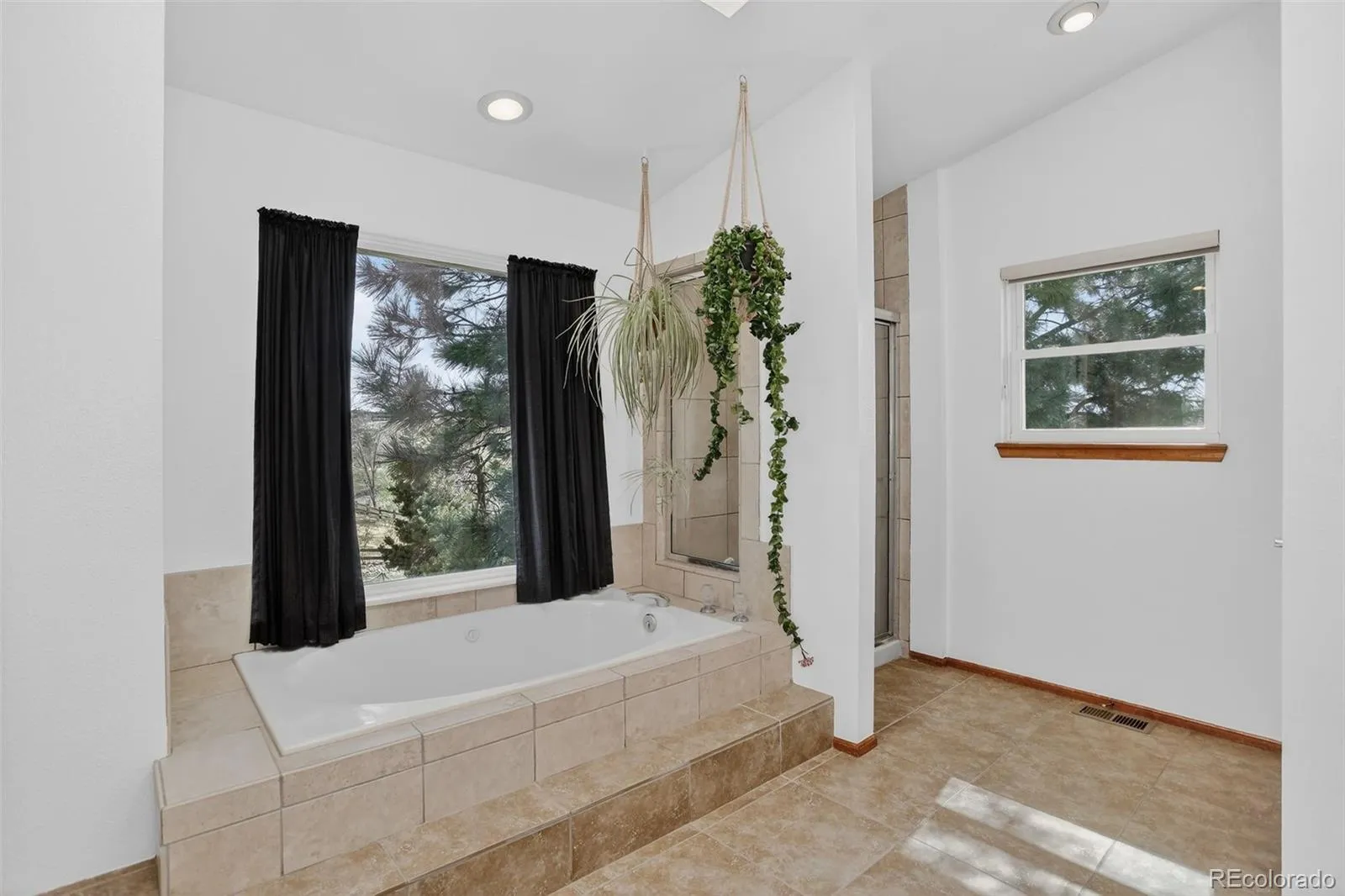 8864 S Indian Creek Street Highlands Ranch CO 80126 MLS #REC8368055 04092026162405 1600 32