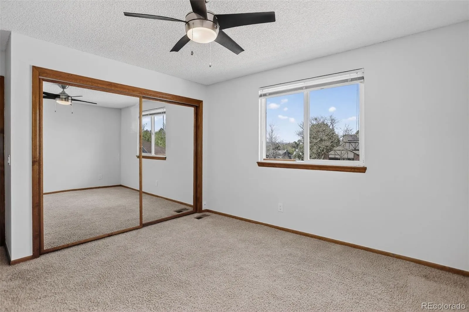 8864 S Indian Creek Street Highlands Ranch CO 80126 MLS #REC8368055 04092026162405 1600 34
