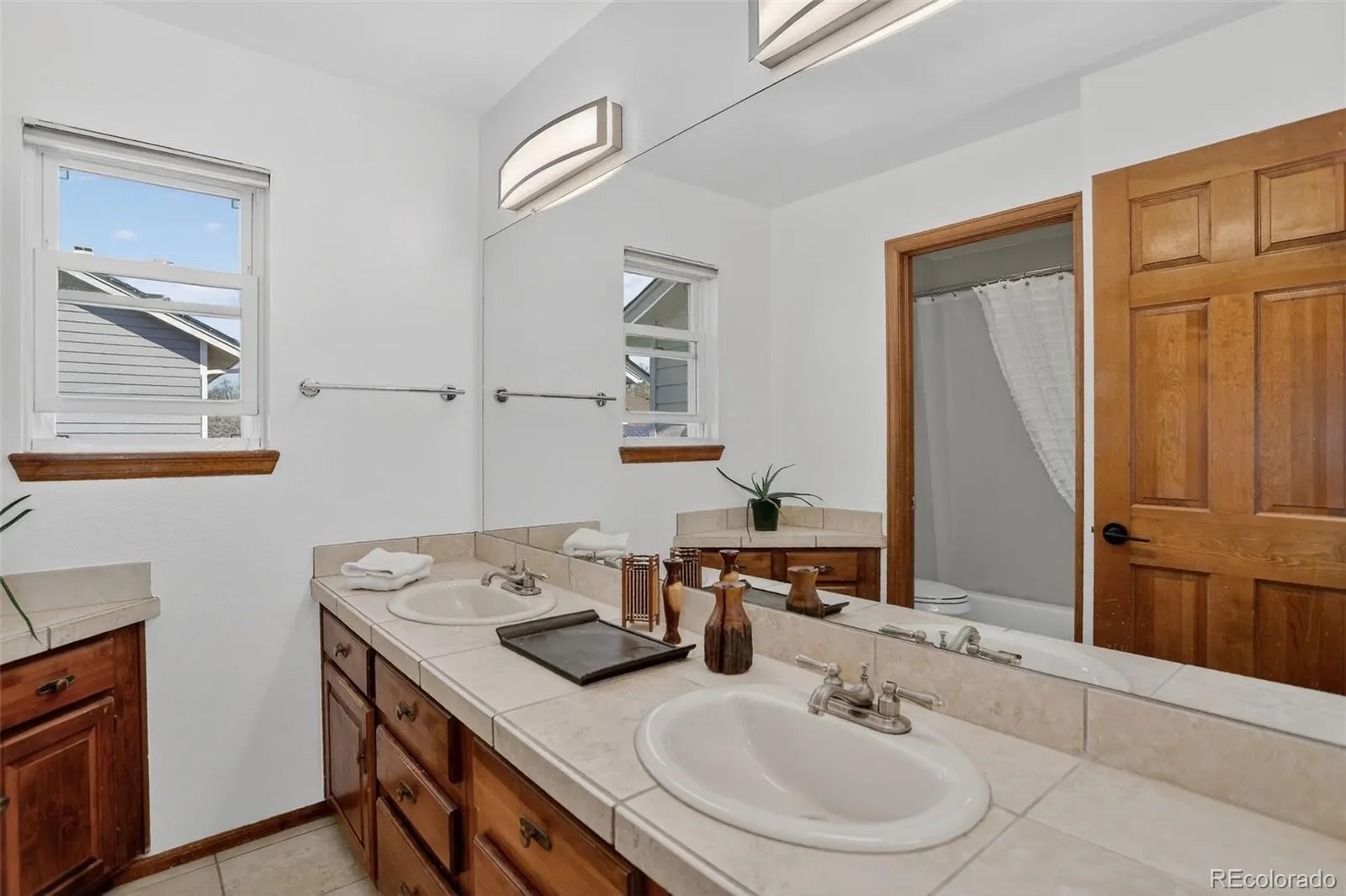 8864 S Indian Creek Street Highlands Ranch CO 80126 MLS #REC8368055 04092026162405 1600 35
