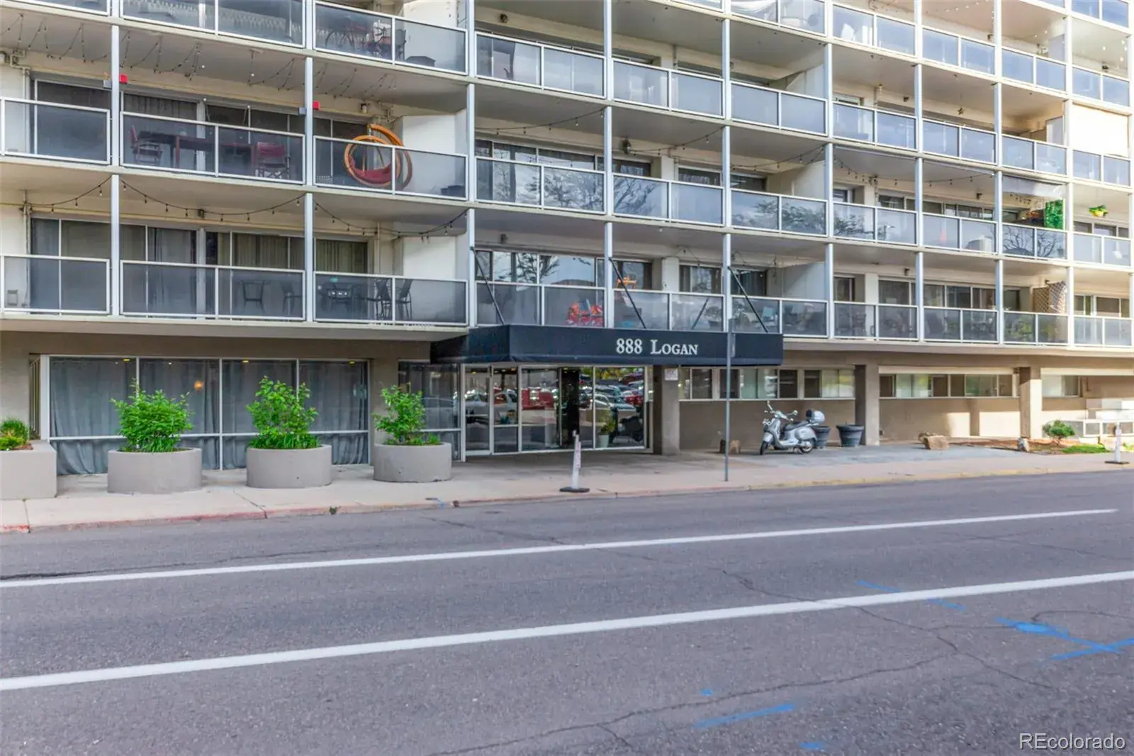 888 N Logan Street #2F Denver CO 80203 MLS #REC8368382 12062025042201 1600 1