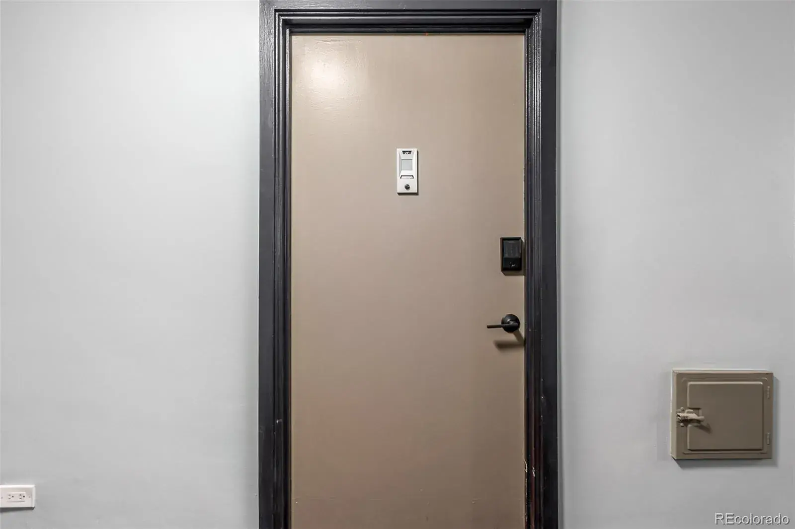 888 N Logan Street #2F Denver CO 80203 MLS #REC8368382 12062025042201 1600 5