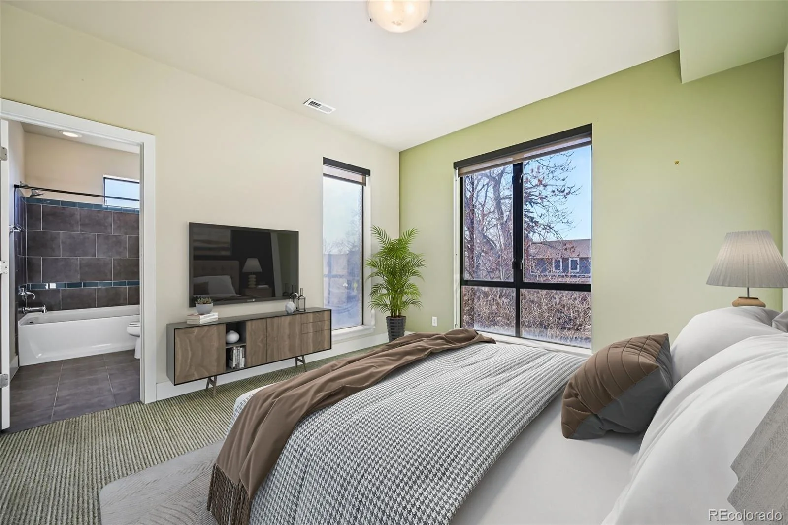 2912 Perry Street Denver CO 80212 MLS #REC8370527 06052026031107 1600 24