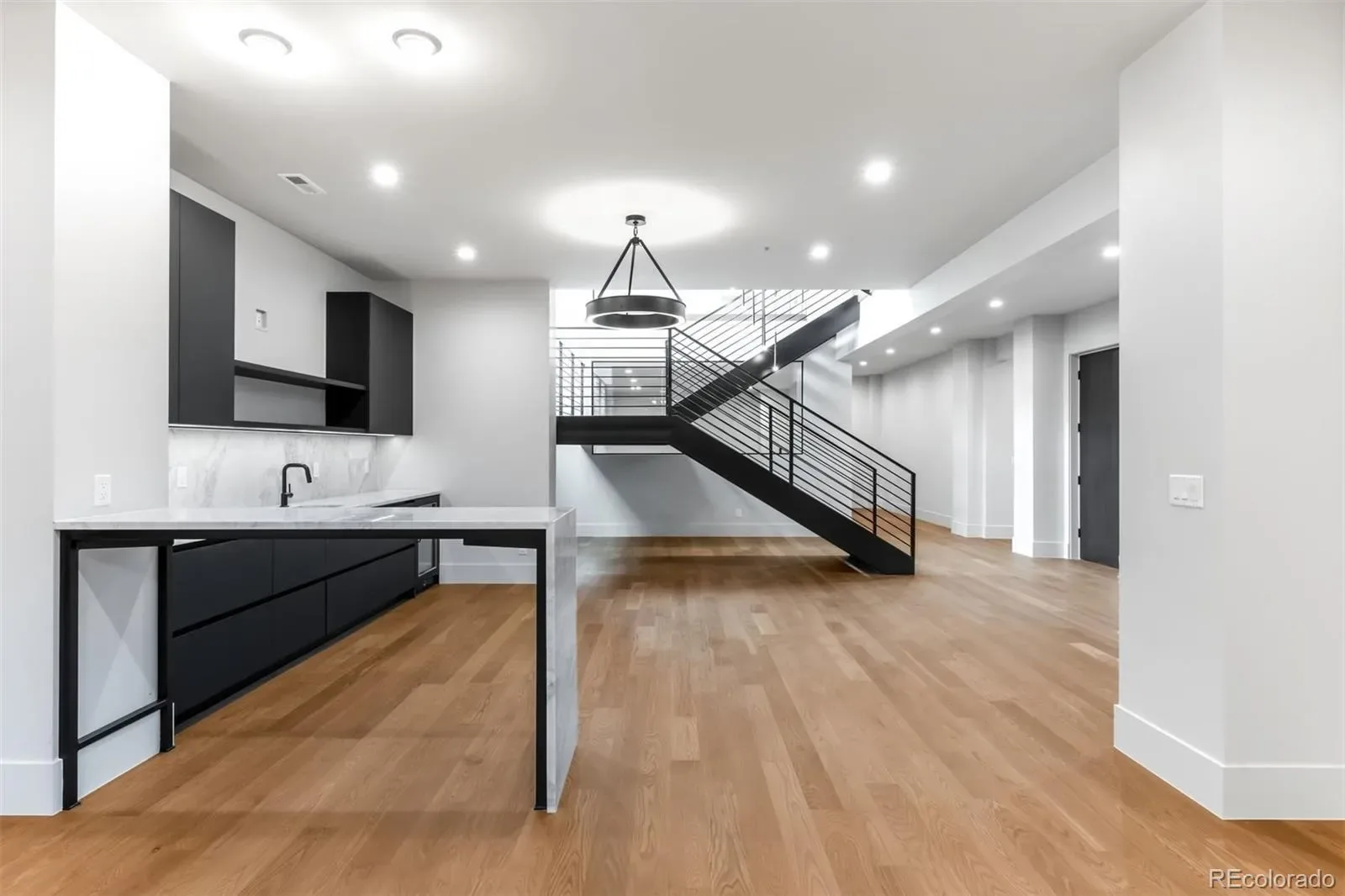 2671 E Cedar Avenue Denver CO 80209 MLS #REC8374917 03202026230744 1600 30