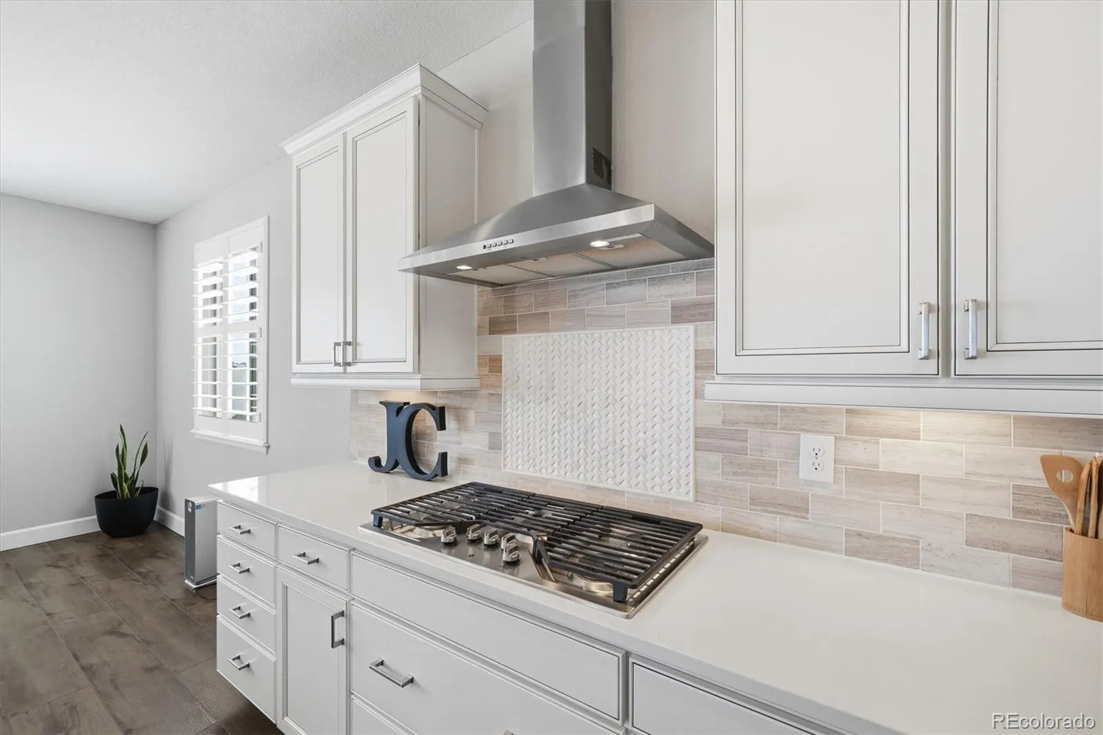 6700 Mentha Drive Castle Rock CO 80108 MLS #REC8376730 05132026213345 1600 10