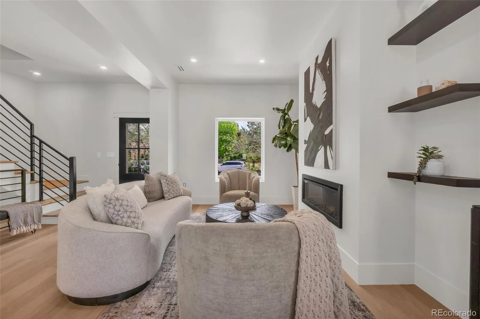 2905 N Vine Street Denver CO 80205 MLS #REC8376938 05202026001339 1600 16
