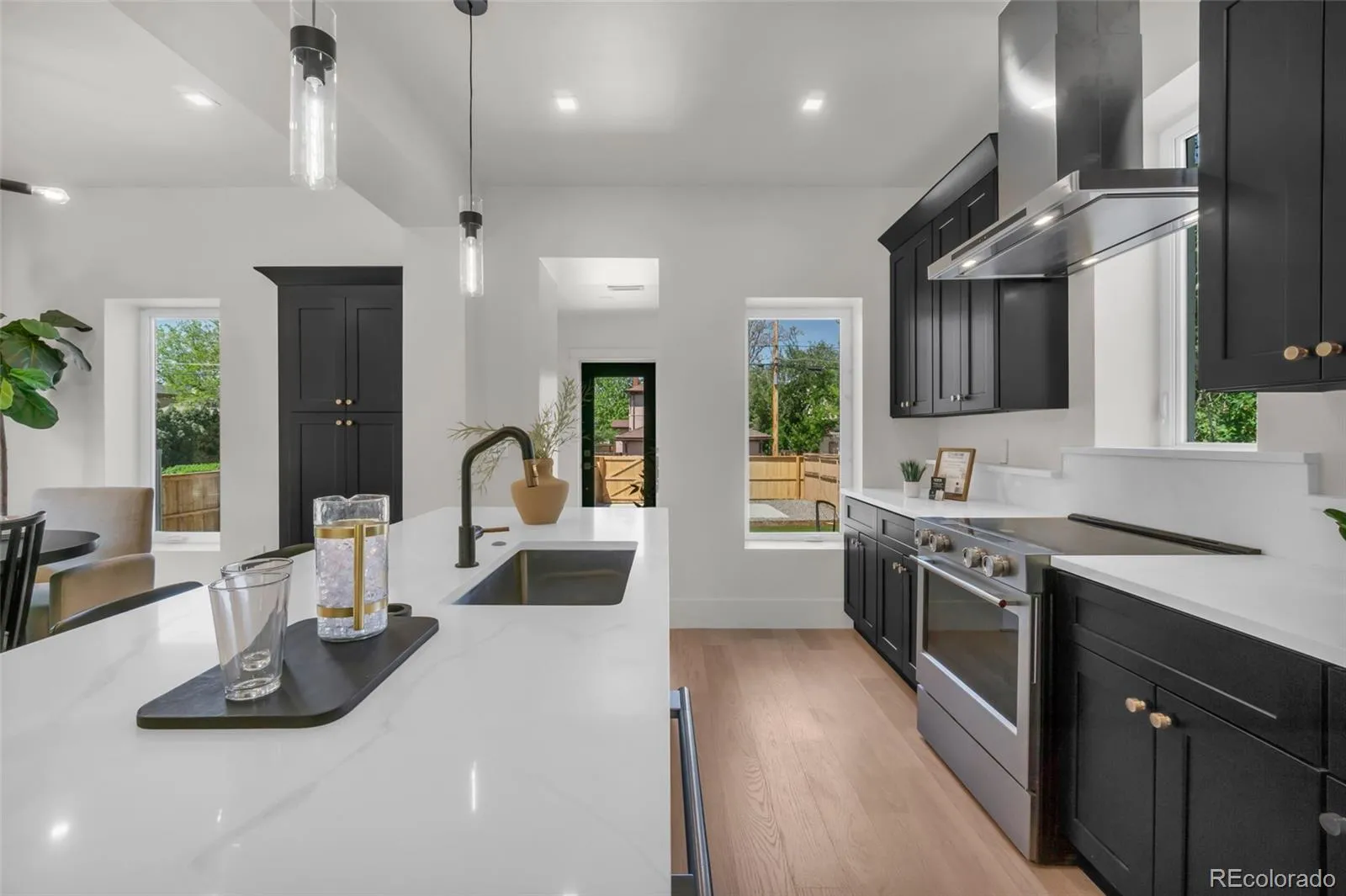 2905 N Vine Street Denver CO 80205 MLS #REC8376938 05202026001339 1600 22