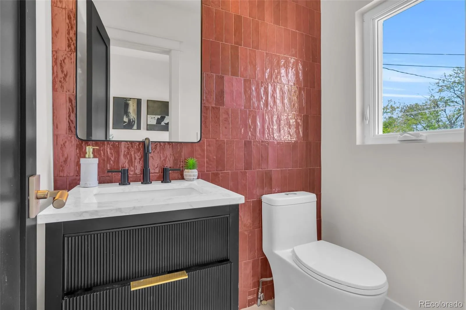 2905 N Vine Street Denver CO 80205 MLS #REC8376938 05202026001339 1600 24