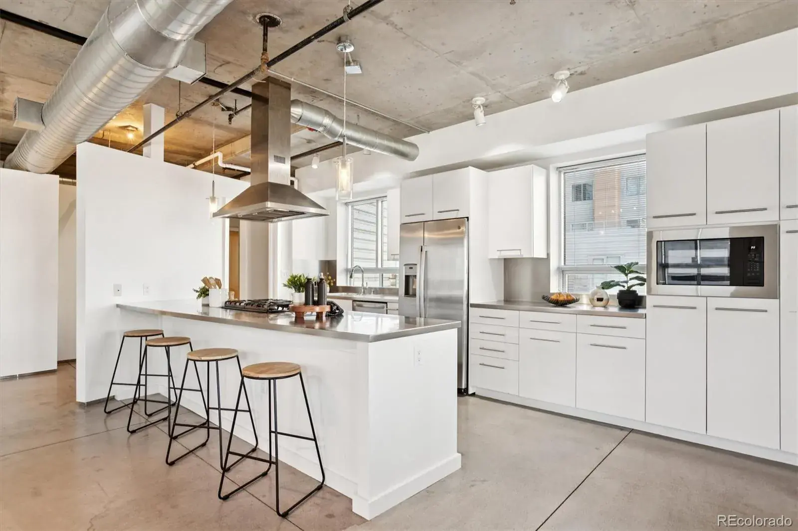 11182025200331 1600 3