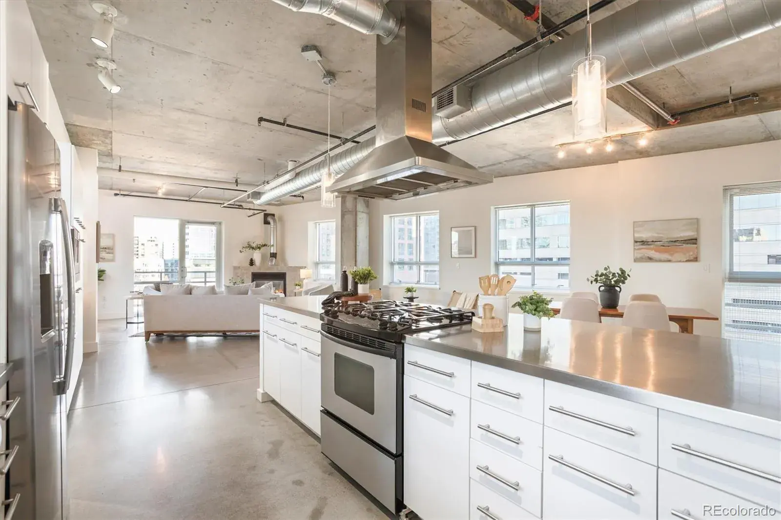 11182025200331 1600 6