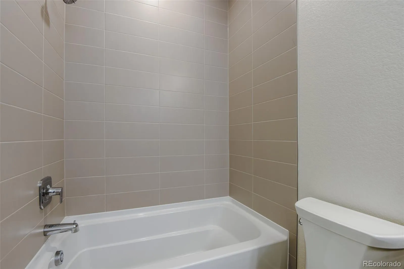 11797 Montoso Road Lone Tree CO 80134 MLS #REC8384046 05242026052658 1600 15