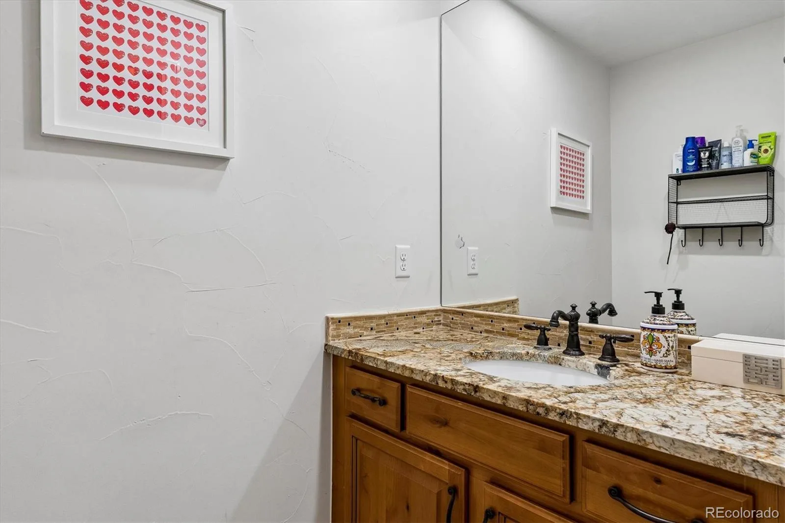 5518 S Foresthill Street Littleton CO 80120 | MLS #REC8385067 10022026181912 1600 24
