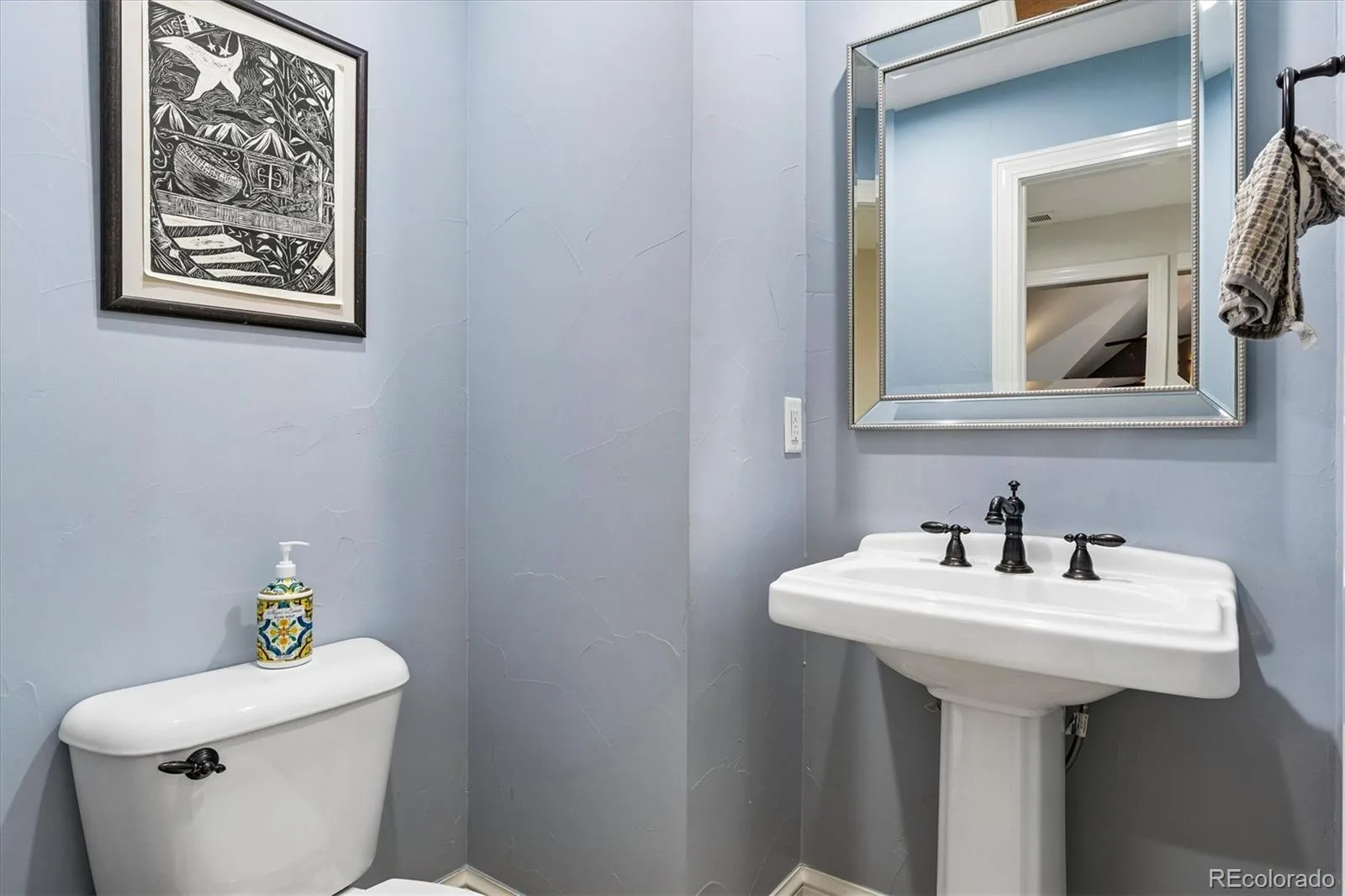 5518 S Foresthill Street Littleton CO 80120 | MLS #REC8385067 10022026181912 1600 26