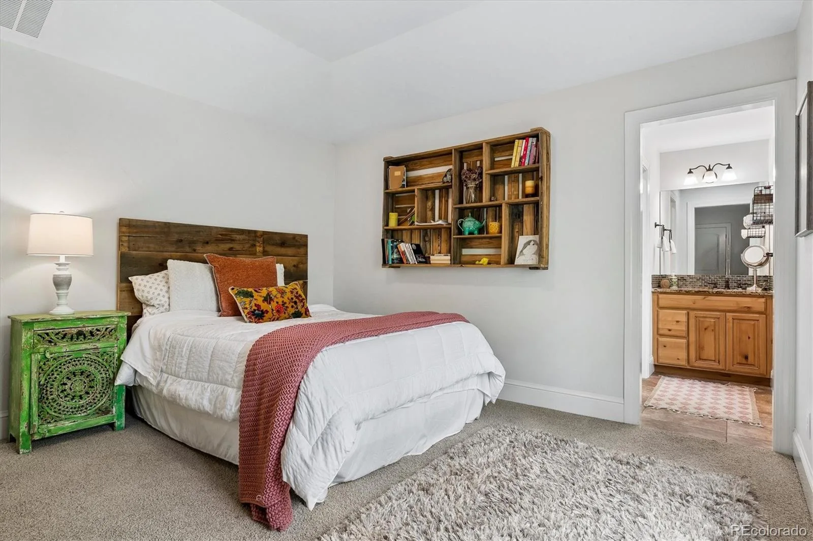 5518 S Foresthill Street Littleton CO 80120 | MLS #REC8385067 10022026181912 1600 33