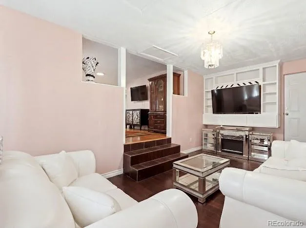 883 S Quieto Way Denver CO 80223 | MLS #REC8385641 08282026015037 627 12