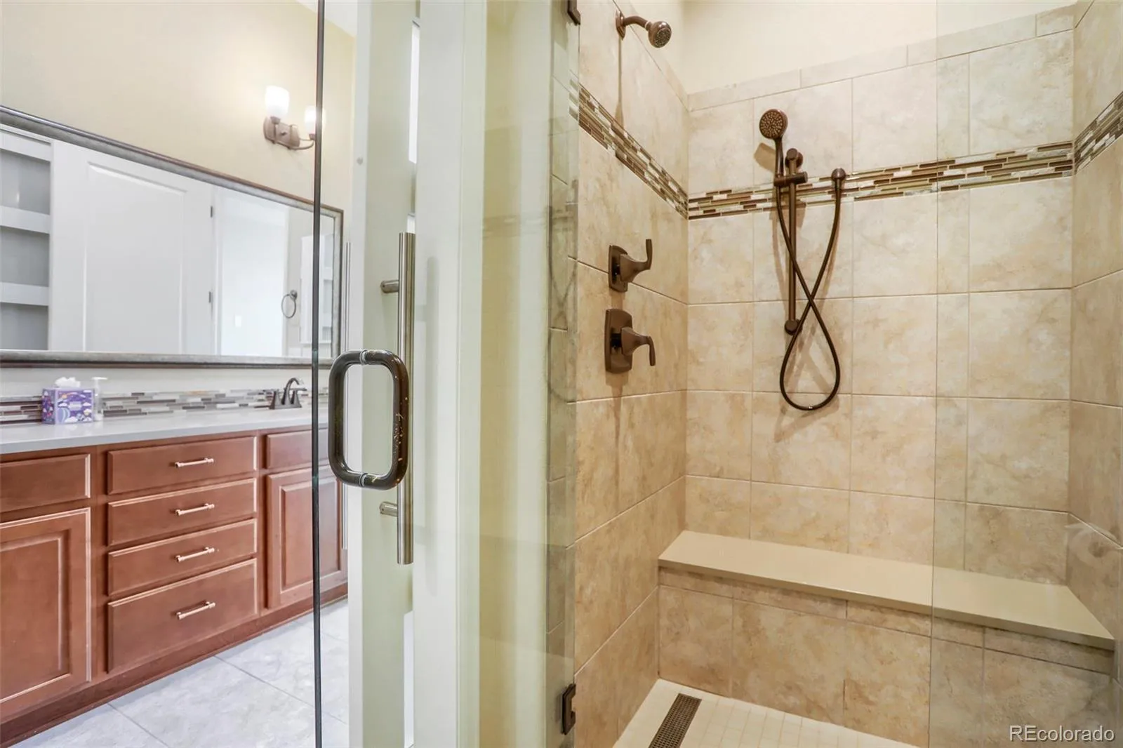 6998 W Jewell Drive Lakewood CO 80227 | MLS #REC8389904 09232026011406 1600 14