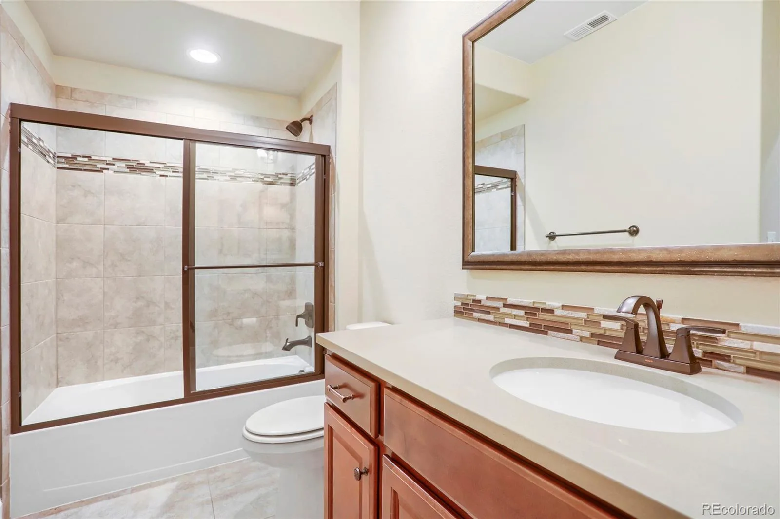 6998 W Jewell Drive Lakewood CO 80227 | MLS #REC8389904 09232026011406 1600 25