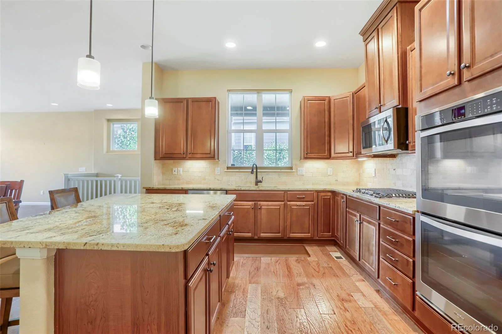 6998 W Jewell Drive Lakewood CO 80227 | MLS #REC8389904 09232026011406 1600 4