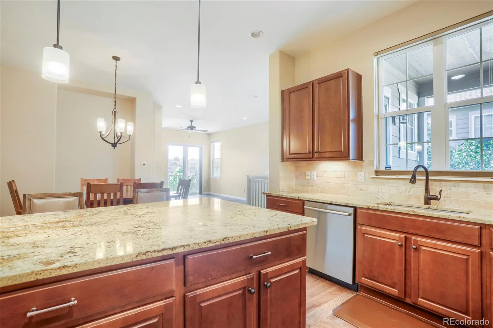 6998 W Jewell Drive Lakewood CO 80227 | MLS #REC8389904 09232026011406 1600 5