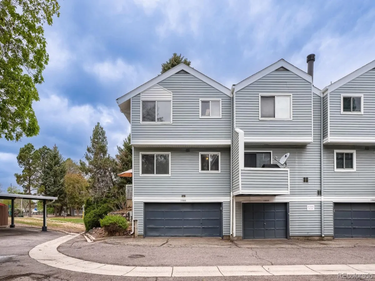 11666 E Cedar Avenue Aurora CO 80012 MLS #REC8390707 05152026201206 1200 24