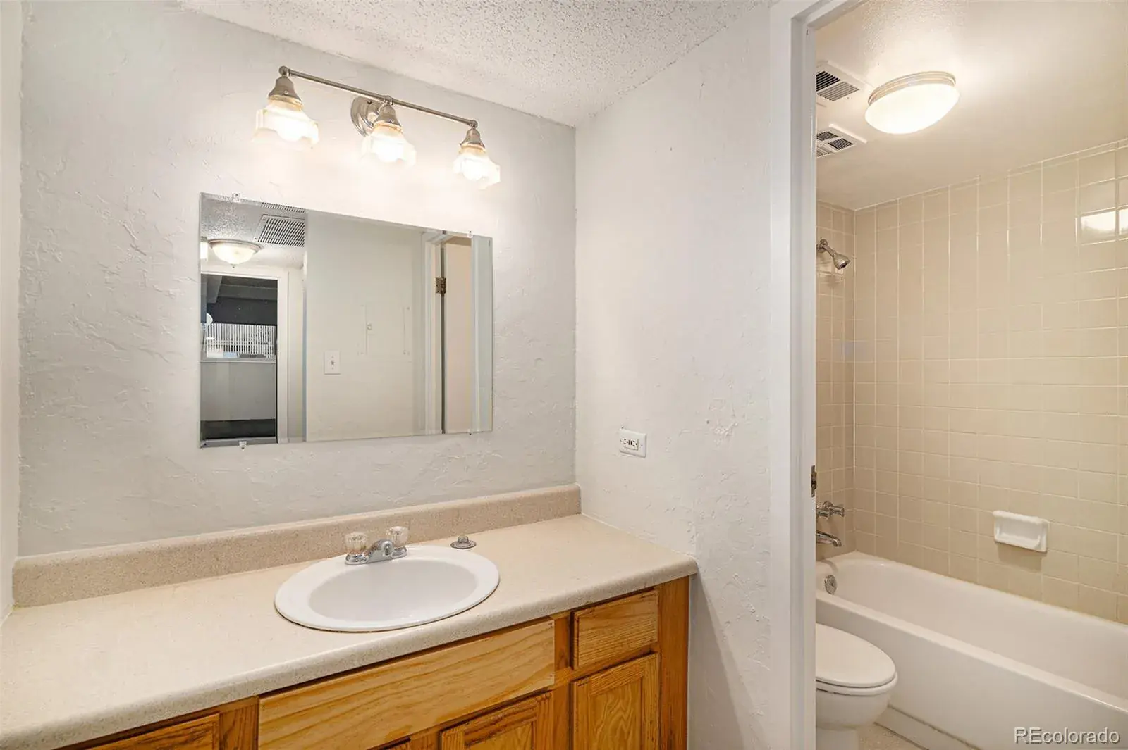 8060 E Girard Avenue #217 Denver CO 80231 MLS #REC8394266 08022025205827 1600 9