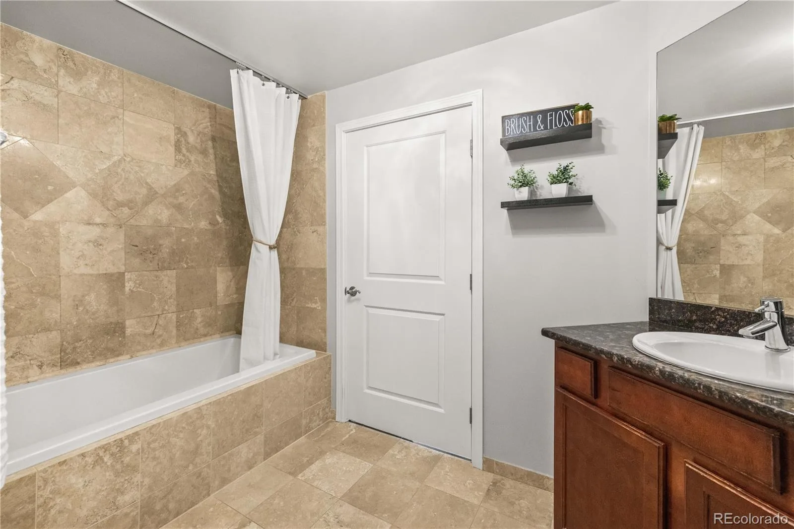 975 N Lincoln Street #11H Denver CO 80203 MLS #REC8395334 07092026181324 1600 22