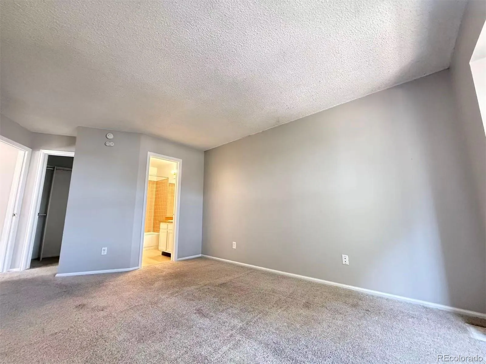 14129 E Dickinson Drive #B Aurora CO 80014 MLS #REC8396325 05092026031202 1600 17