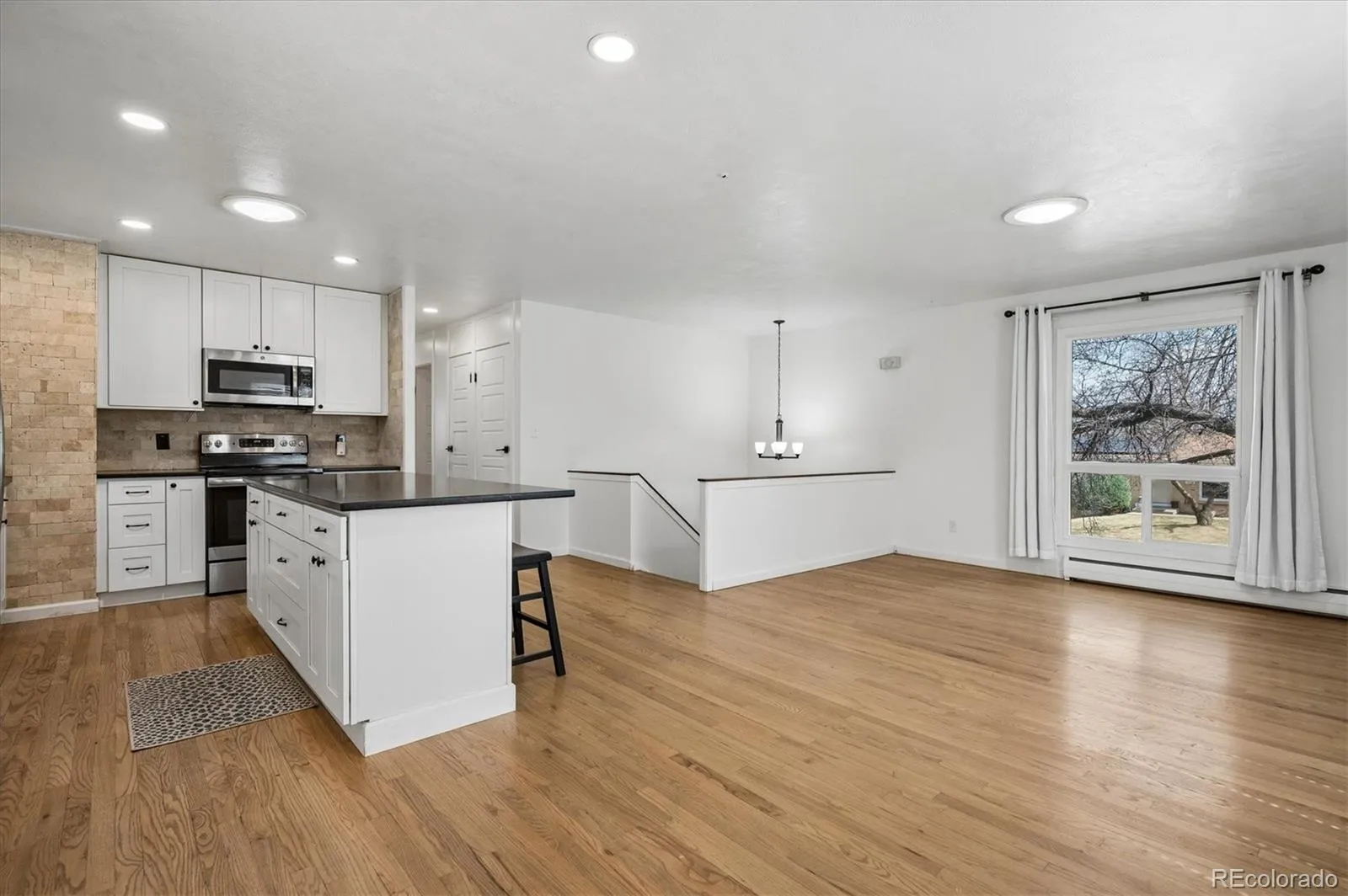 04072026190709 1600 8