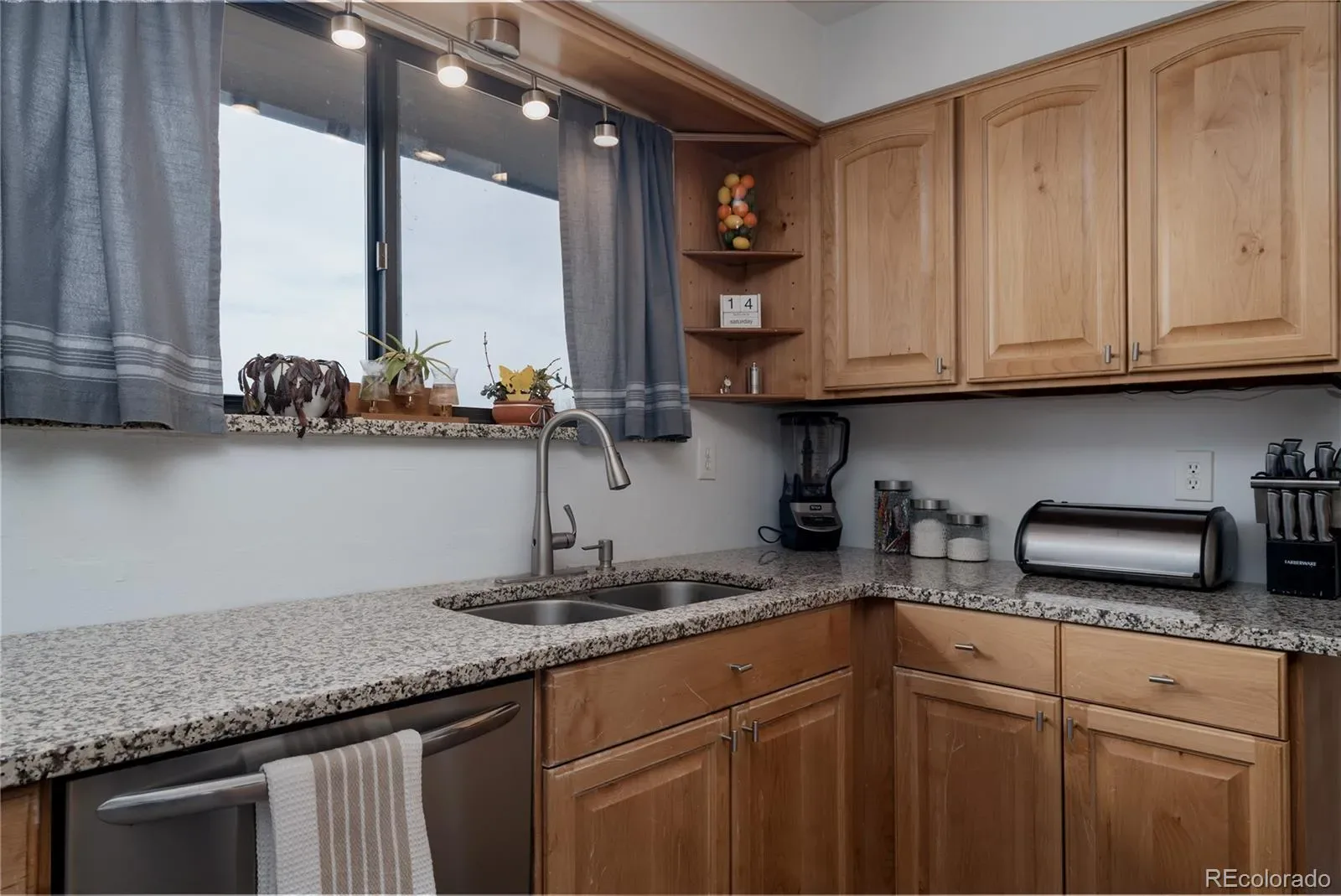 03282026004431 1600 8