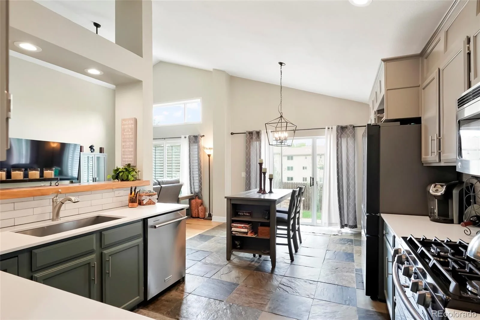 8107 W Morraine Drive Littleton CO 80128 | MLS #REC8400372 08202026110208 1600 14